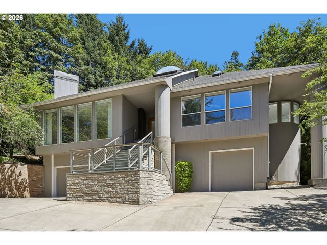 10838 S SOUTHRIDGE Dr, Portland, OR 97219