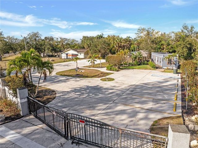 1280 & 1290 Williams ST, Fort Myers, FL 33916