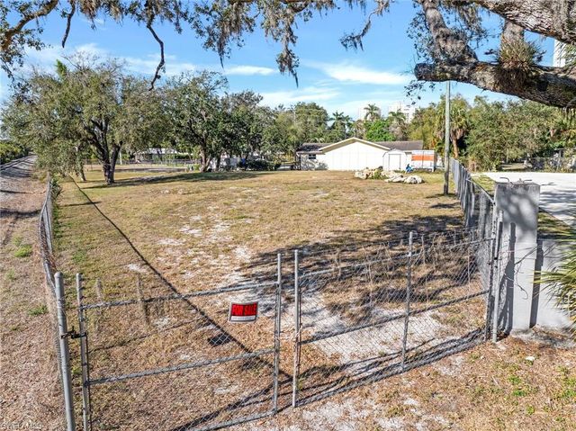 1280 & 1290 Williams ST, Fort Myers, FL 33916