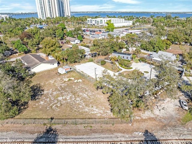 1280 & 1290 Williams ST, Fort Myers, FL 33916