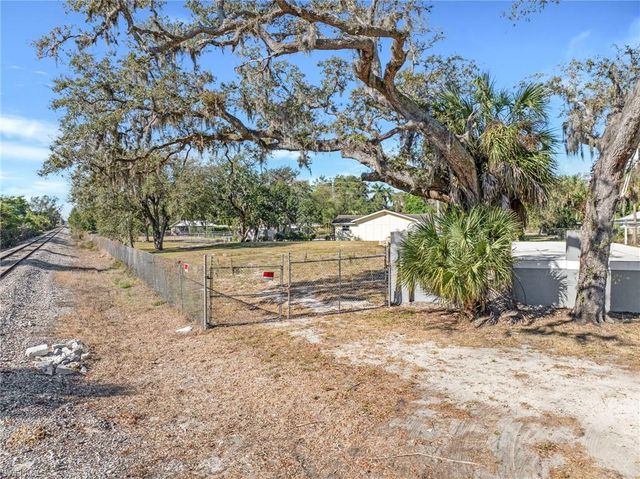 1280 & 1290 Williams ST, Fort Myers, FL 33916