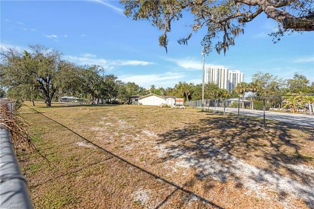 1280 & 1290 Williams ST, Fort Myers, FL 33916