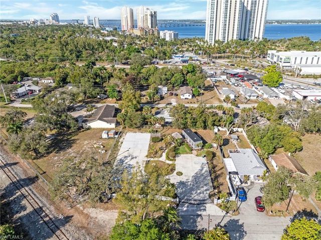 1280 & 1290 Williams ST, Fort Myers, FL 33916