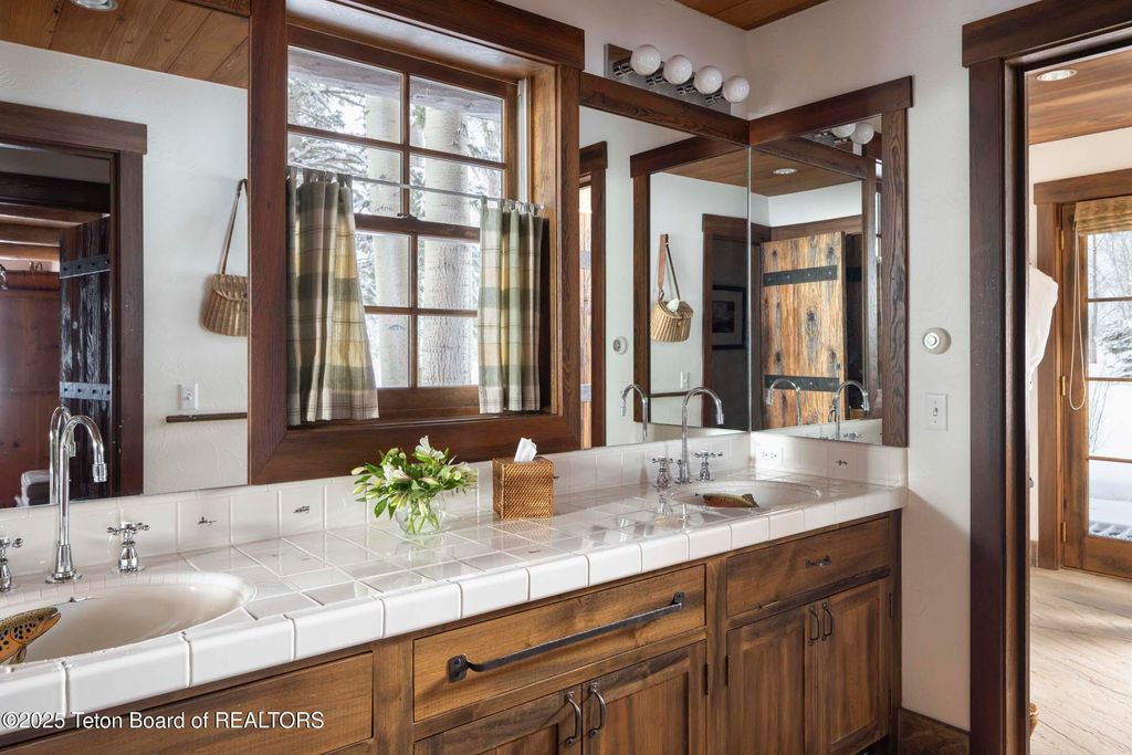 55 S ELY SPRINGS Road, Jackson, WY 83001 photo 39