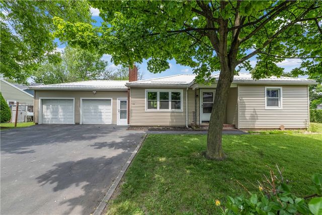 90 Reynolds Avenue, Irondequoit, NY 14609