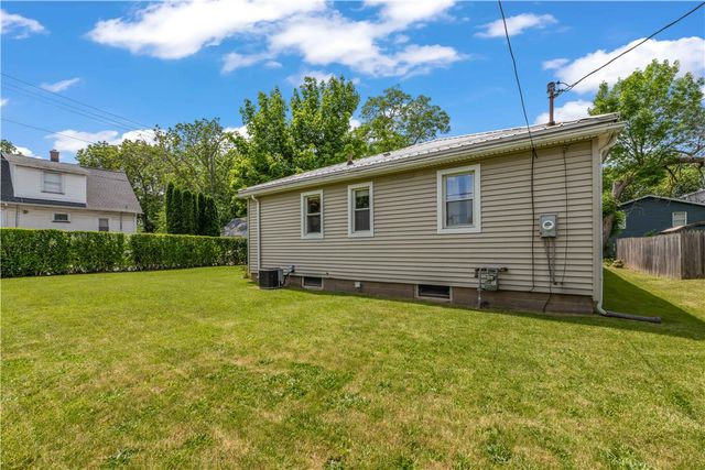90 Reynolds Avenue, Irondequoit, NY 14609