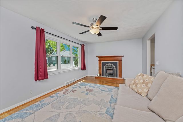 90 Reynolds Avenue, Irondequoit, NY 14609