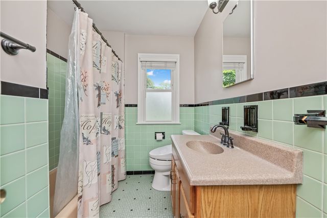 90 Reynolds Avenue, Irondequoit, NY 14609