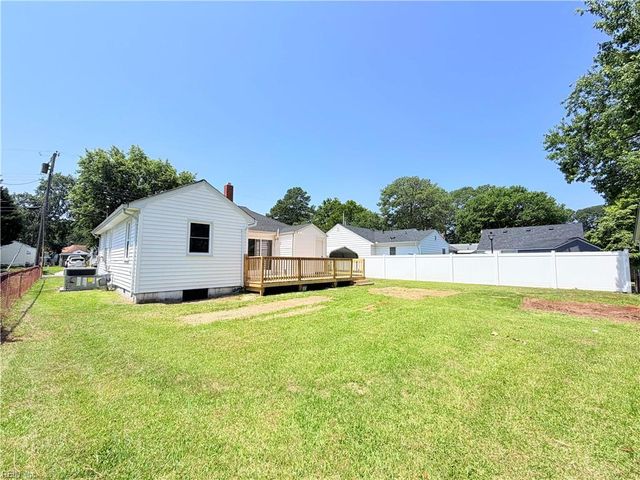 104 Heath LN, Portsmouth, VA 23701