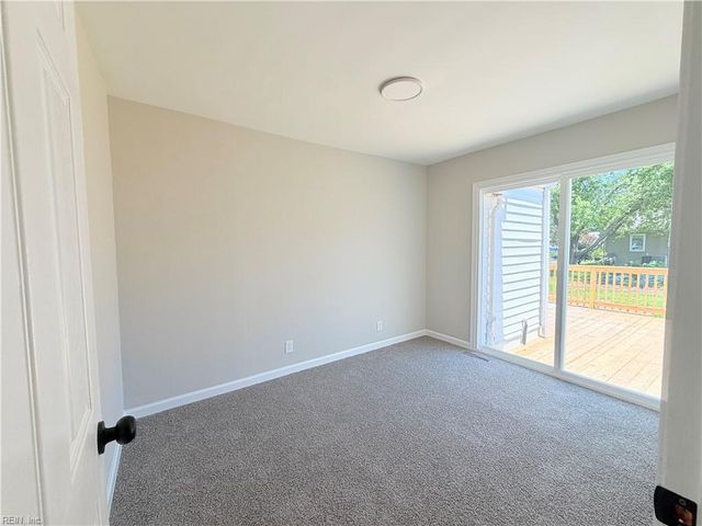 104 Heath LN, Portsmouth, VA 23701