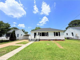 104 Heath LN, Portsmouth, VA 23701