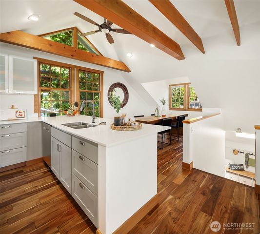 2508 13th Avenue W, Seattle, WA 98119