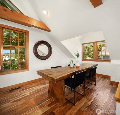 2508 13th Avenue W, Seattle, WA 98119