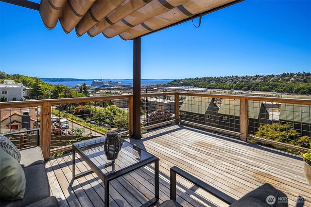 2508 13th Avenue W, Seattle, WA 98119