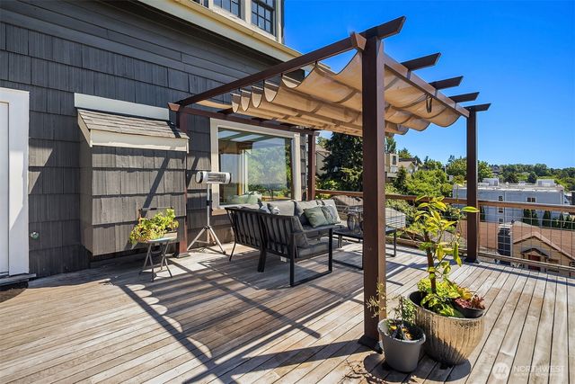 2508 13th Avenue W, Seattle, WA 98119