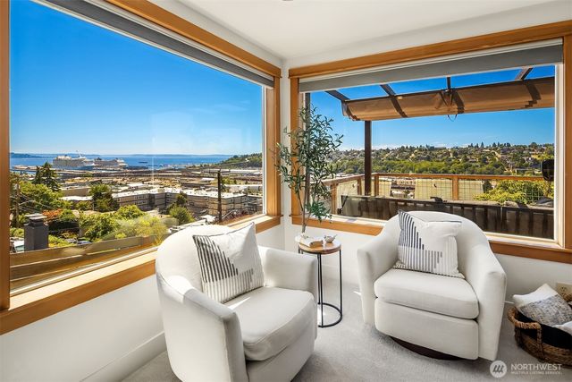 2508 13th Avenue W, Seattle, WA 98119