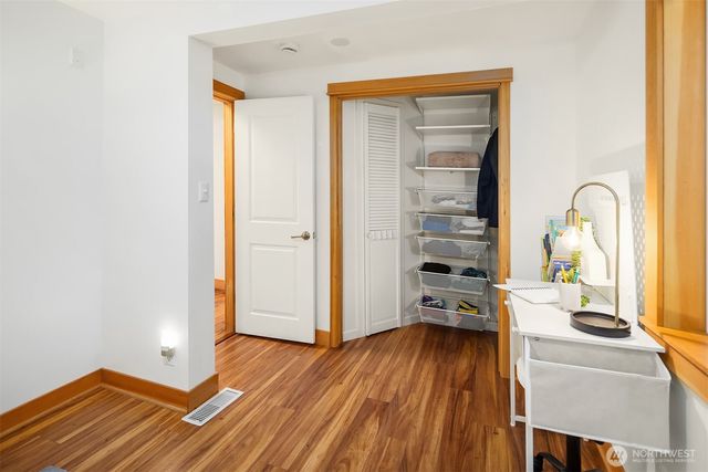 2508 13th Avenue W, Seattle, WA 98119