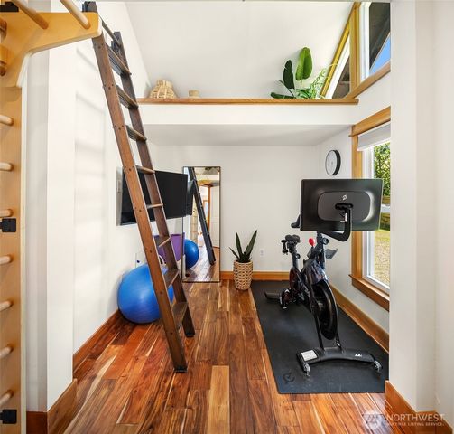 2508 13th Avenue W, Seattle, WA 98119