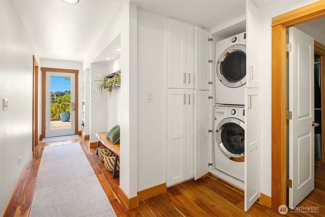 2508 13th Avenue W, Seattle, WA 98119