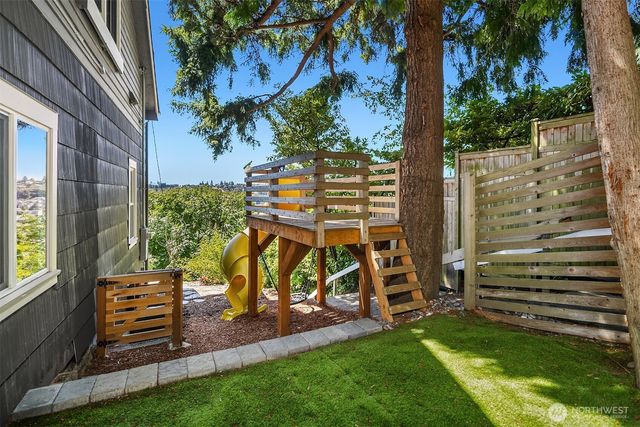 2508 13th Avenue W, Seattle, WA 98119