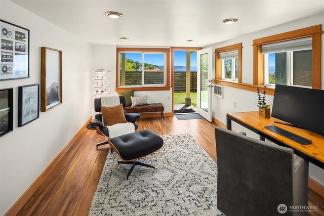 2508 13th Avenue W, Seattle, WA 98119