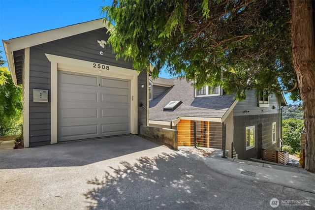 2508 13th Avenue W, Seattle, WA 98119