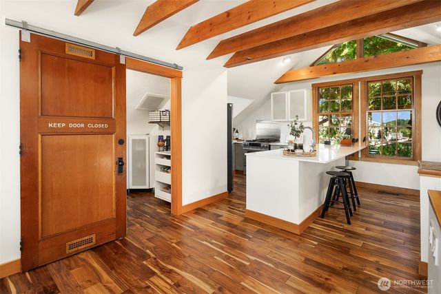 2508 13th Avenue W, Seattle, WA 98119