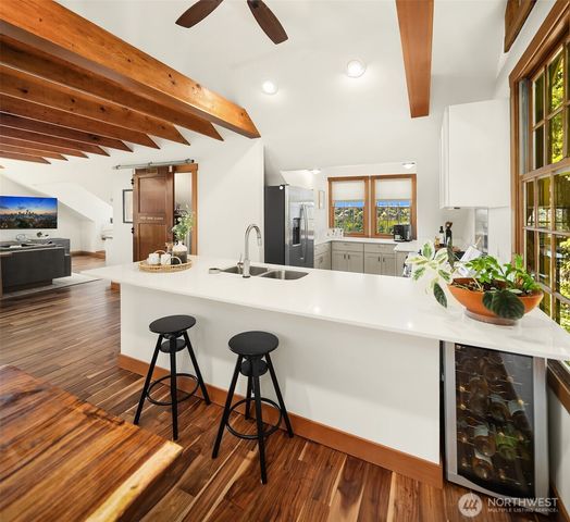 2508 13th Avenue W, Seattle, WA 98119