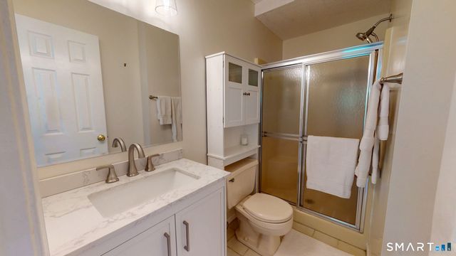 214 Georgetown Drive 214, Glastonbury, CT 06033