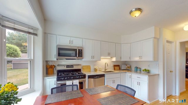 214 Georgetown Drive 214, Glastonbury, CT 06033