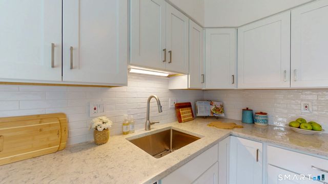 214 Georgetown Drive 214, Glastonbury, CT 06033