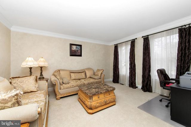 15 RICHLAND DR, Mount Laurel, NJ 08054