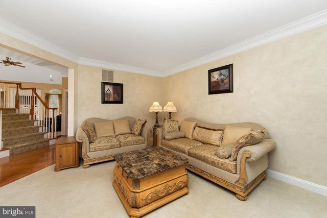 15 RICHLAND DR, Mount Laurel, NJ 08054