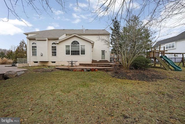 15 RICHLAND DR, Mount Laurel, NJ 08054