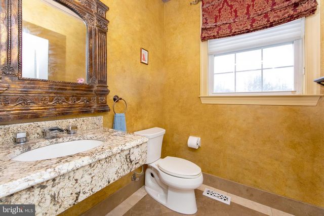 15 RICHLAND DR, Mount Laurel, NJ 08054