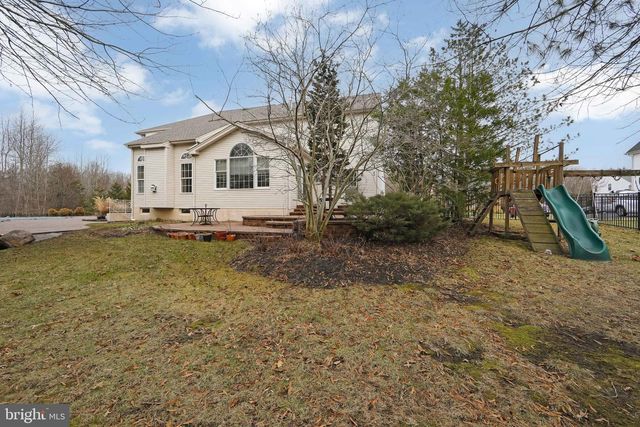 15 RICHLAND DR, Mount Laurel, NJ 08054