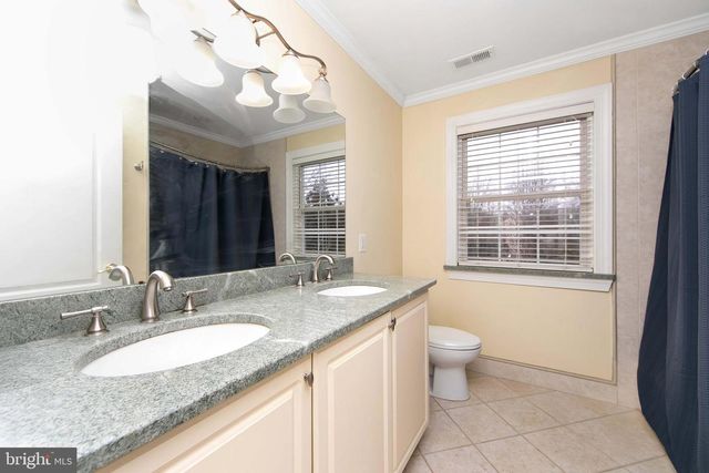 15 RICHLAND DR, Mount Laurel, NJ 08054