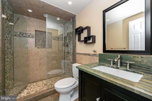 15 RICHLAND DR, Mount Laurel, NJ 08054