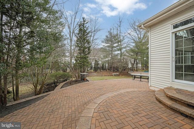 15 RICHLAND DR, Mount Laurel, NJ 08054