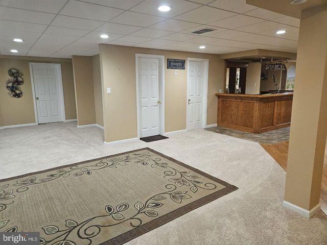 15 RICHLAND DR, Mount Laurel, NJ 08054