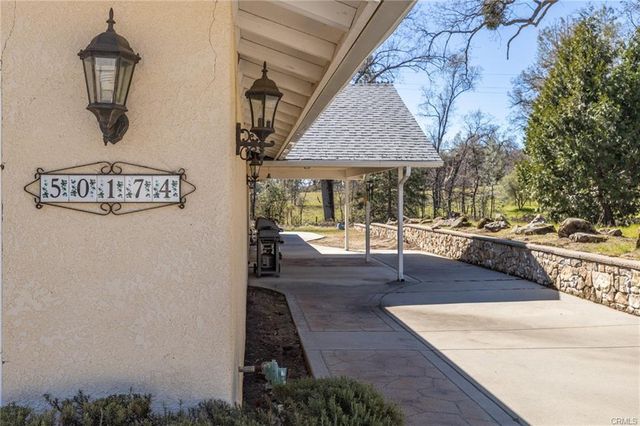 50174 Road 620, Oakhurst, CA 93644