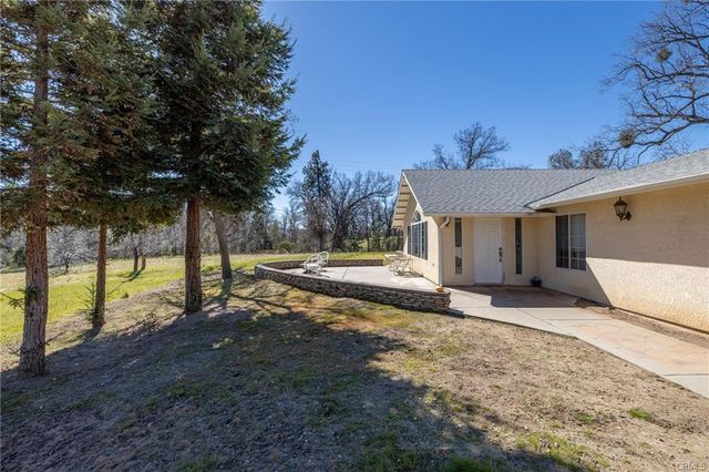 50174 Road 620, Oakhurst, CA 93644