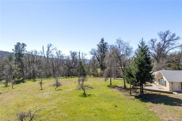 50174 Road 620, Oakhurst, CA 93644