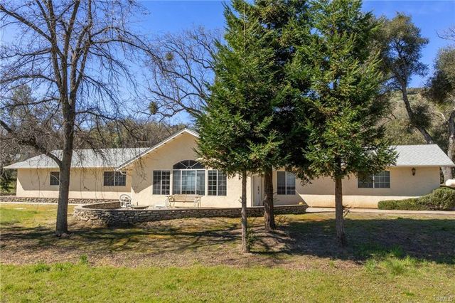 50174 Road 620, Oakhurst, CA 93644