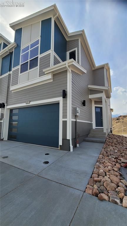718 Belleza View, Colorado Springs, CO 80907