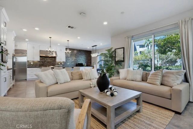 141 Tribeca, Irvine, CA 92612
