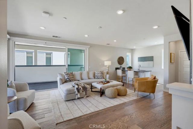141 Tribeca, Irvine, CA 92612