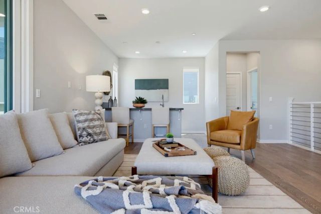 141 Tribeca, Irvine, CA 92612