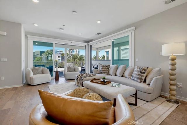 141 Tribeca, Irvine, CA 92612