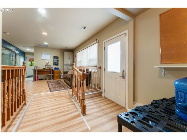 5903 N HOUGHTON St, Portland, OR 97203